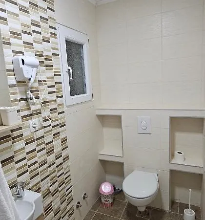 Ekonomic Apartmani Golubovci Exterior photo