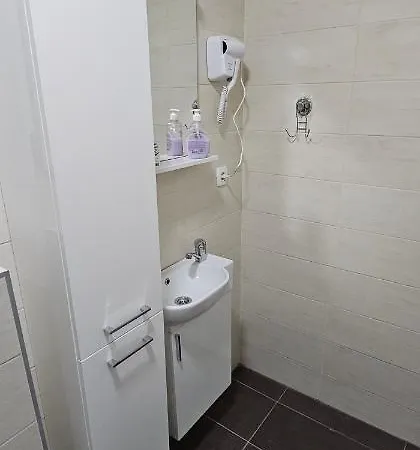 Ekonomic Apartmani Golubovci Exterior photo