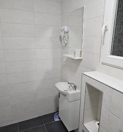 Ekonomic Apartmani Golubovci Exterior photo